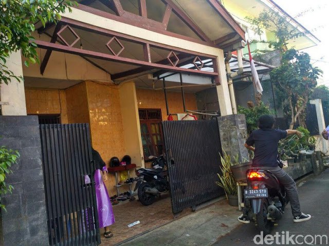 Soal Hujan Aneh Di Tebet, Ini Kata Pemilik Rumah – Eramuslim